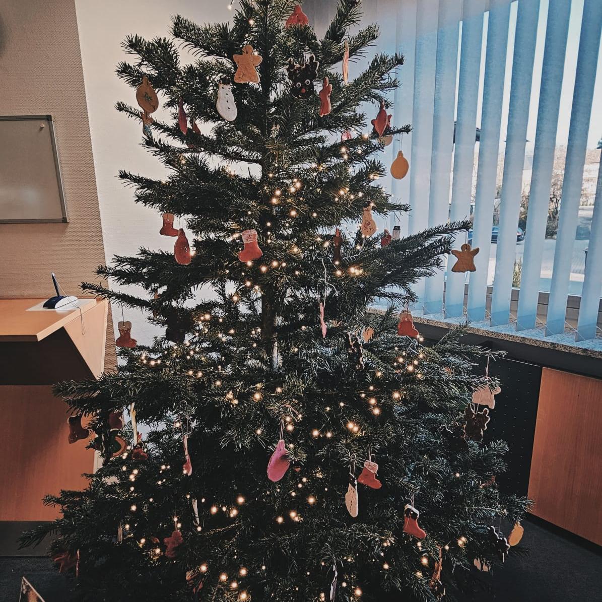 Christbaumschmücken